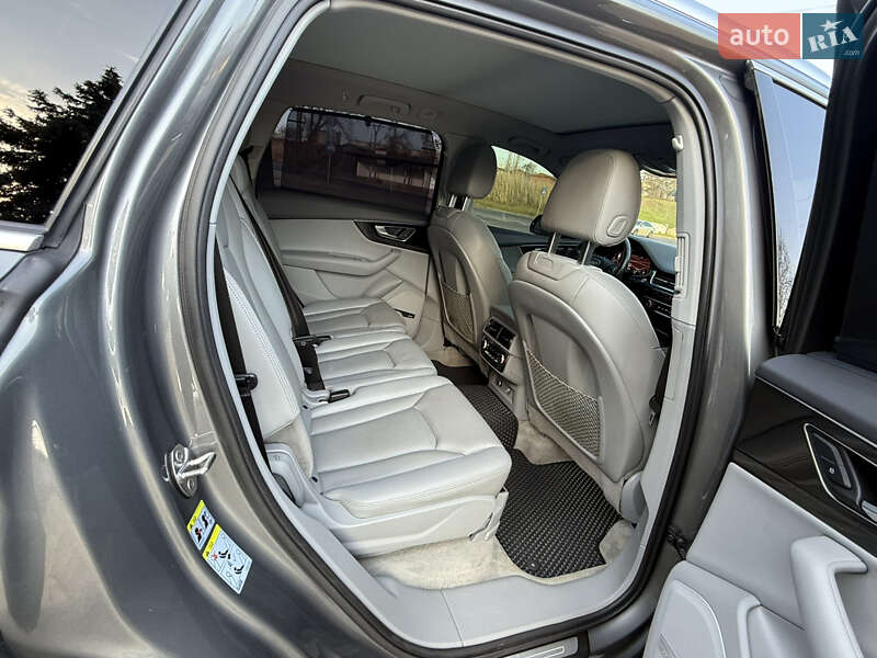 Позашляховик / Кросовер Audi Q7 2017 в Миколаєві