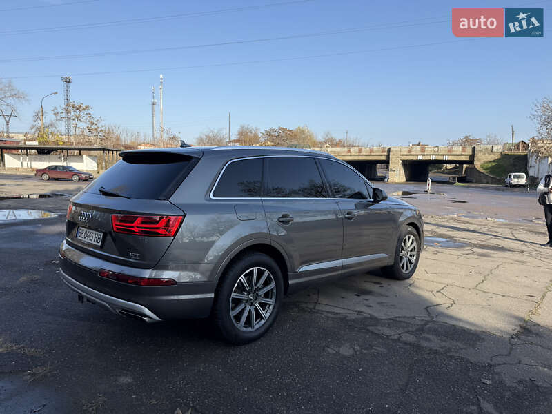 Позашляховик / Кросовер Audi Q7 2017 в Миколаєві