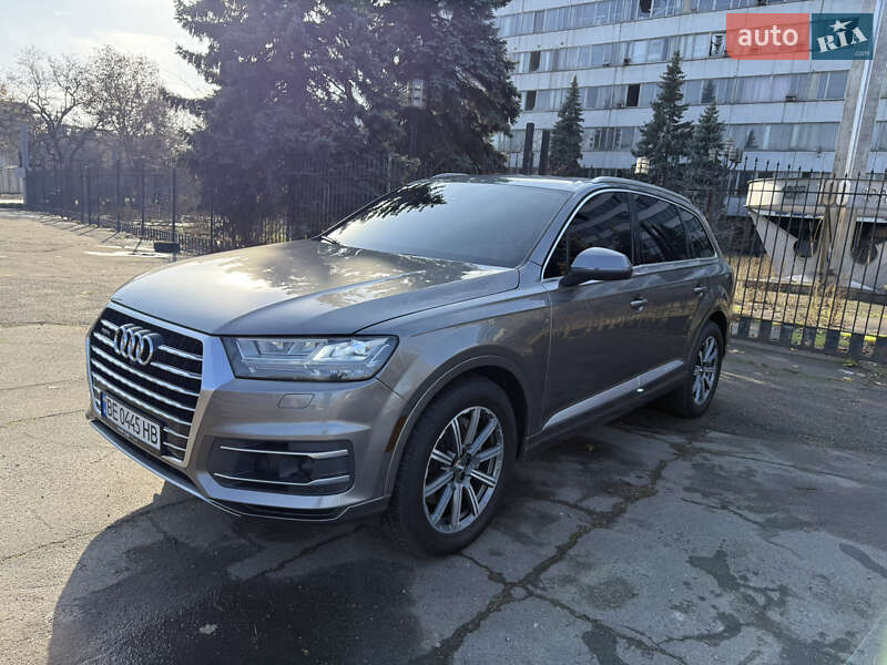 Позашляховик / Кросовер Audi Q7 2017 в Миколаєві