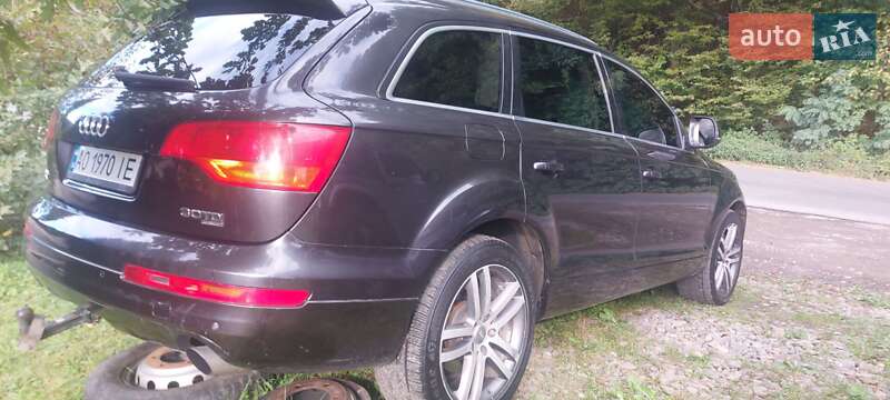Внедорожник / Кроссовер Audi Q7 2006 в Тячеве