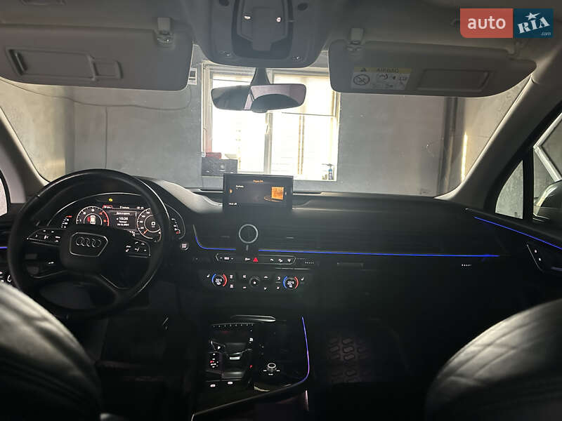 Позашляховик / Кросовер Audi Q7 2015 в Мукачевому