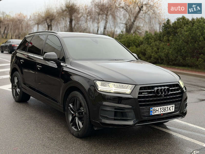 Внедорожник / Кроссовер Audi Q7 2017 в Киеве