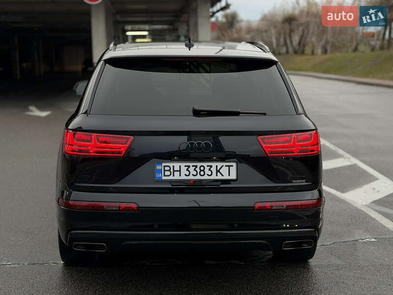 Внедорожник / Кроссовер Audi Q7 2017 в Киеве
