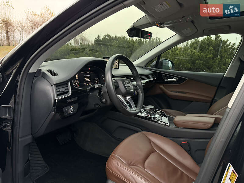 Внедорожник / Кроссовер Audi Q7 2017 в Киеве