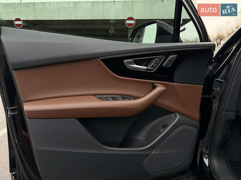 Внедорожник / Кроссовер Audi Q7 2017 в Киеве