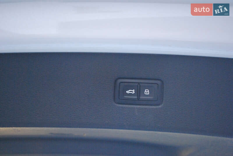 Внедорожник / Кроссовер Audi Q7 2016 в Тячеве