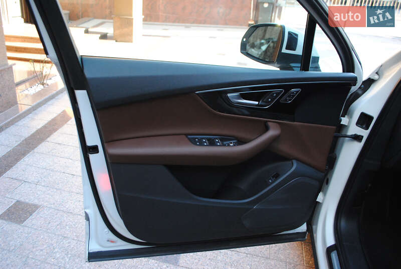 Внедорожник / Кроссовер Audi Q7 2016 в Тячеве