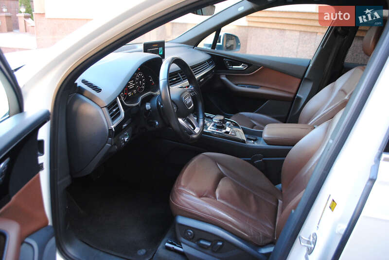 Внедорожник / Кроссовер Audi Q7 2016 в Тячеве