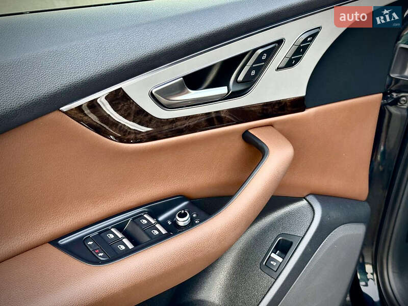 Позашляховик / Кросовер Audi Q7 2018 в Києві