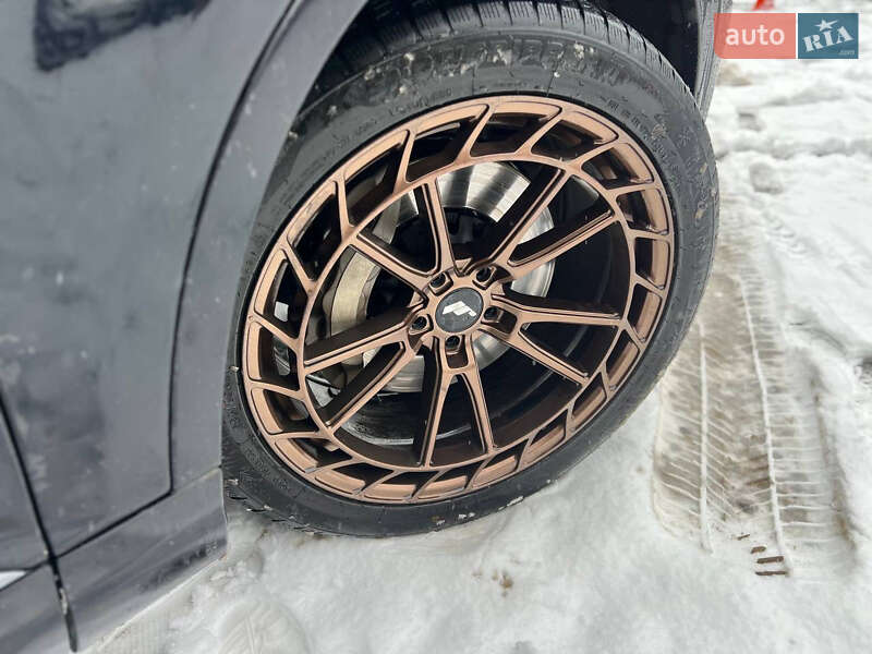 Позашляховик / Кросовер Audi Q7 2017 в Львові