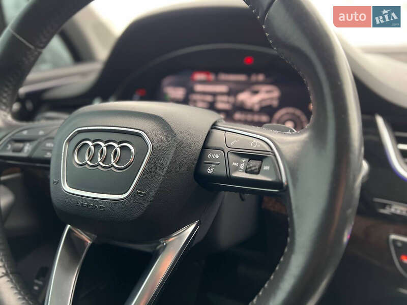 Позашляховик / Кросовер Audi Q7 2017 в Львові