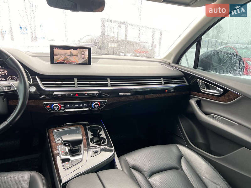 Позашляховик / Кросовер Audi Q7 2017 в Львові