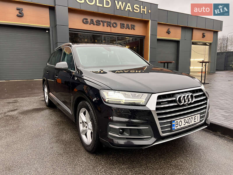 Внедорожник / Кроссовер Audi Q7 2016 в Киеве