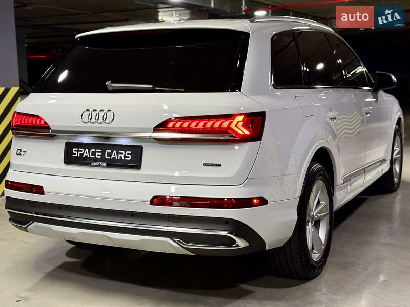 Позашляховик / Кросовер Audi Q7 2019 в Києві