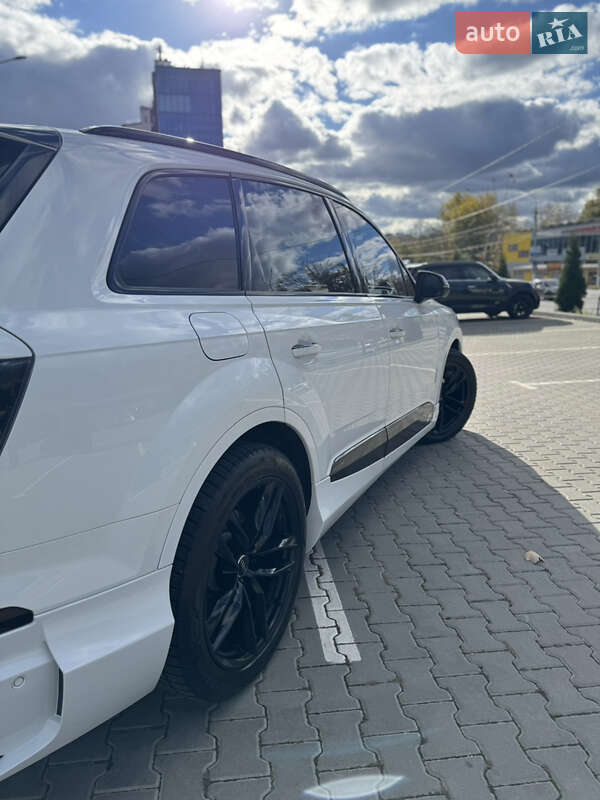 Внедорожник / Кроссовер Audi Q7 2016 в Тернополе