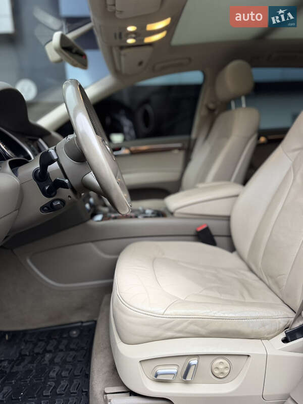 Позашляховик / Кросовер Audi Q7 2014 в Києві