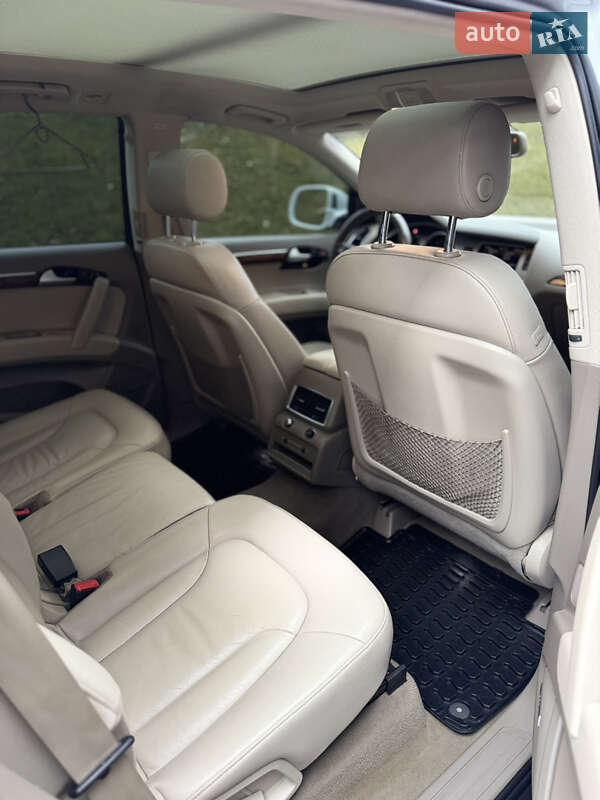 Позашляховик / Кросовер Audi Q7 2014 в Києві