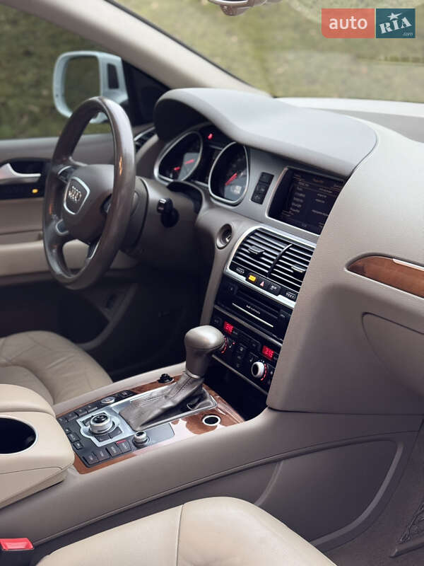 Позашляховик / Кросовер Audi Q7 2014 в Києві