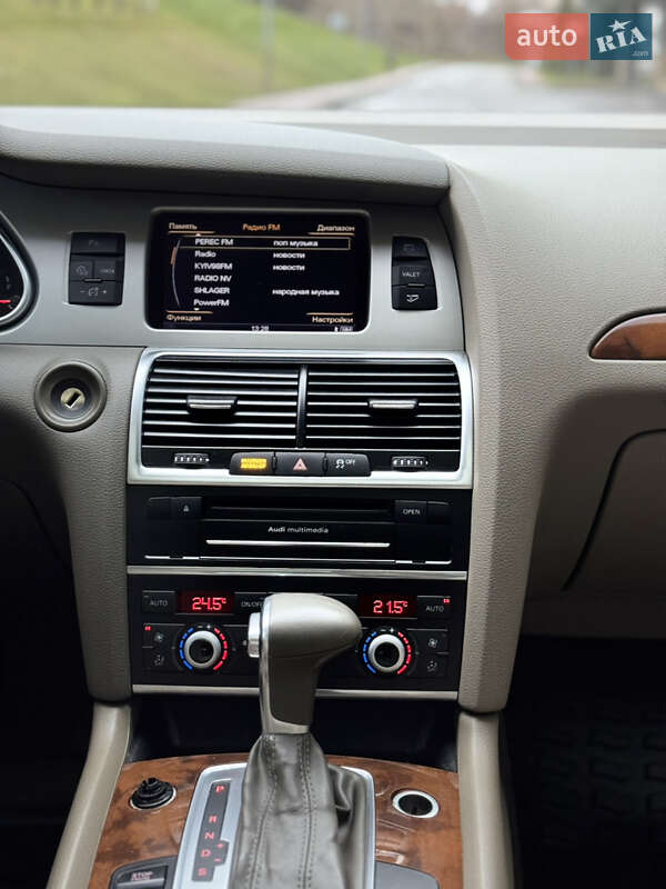 Позашляховик / Кросовер Audi Q7 2014 в Києві