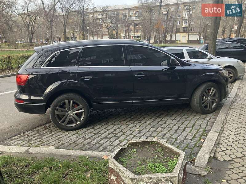 Позашляховик / Кросовер Audi Q7 2010 в Запоріжжі