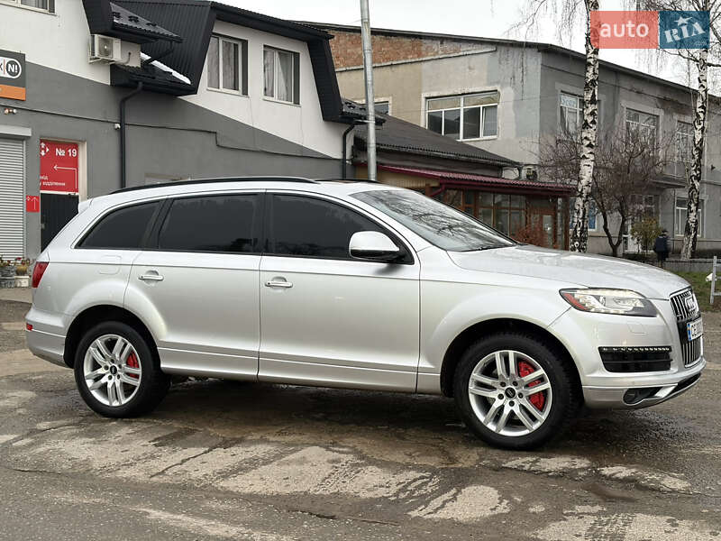 Позашляховик / Кросовер Audi Q7 2015 в Чернівцях