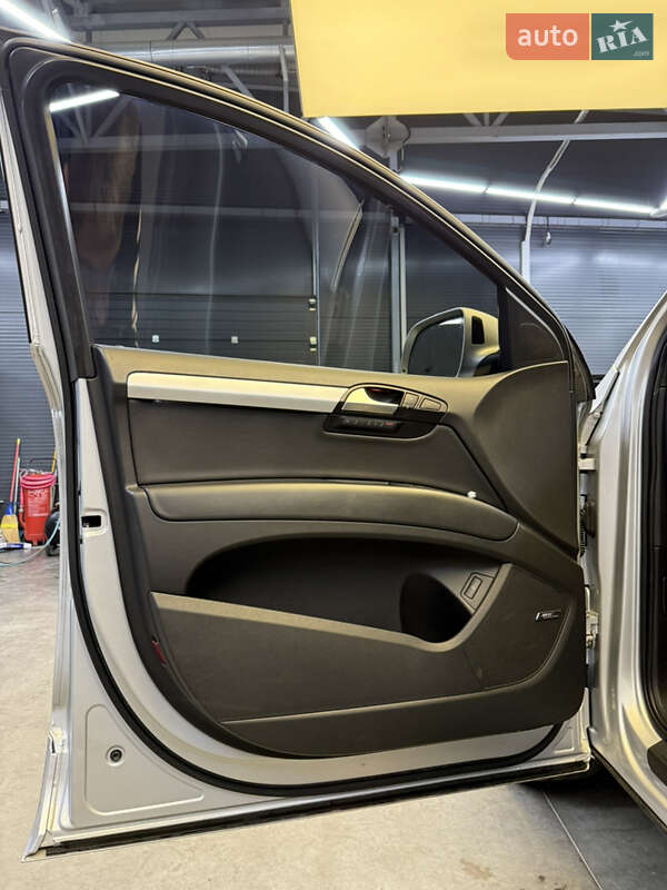 Позашляховик / Кросовер Audi Q7 2015 в Чернівцях