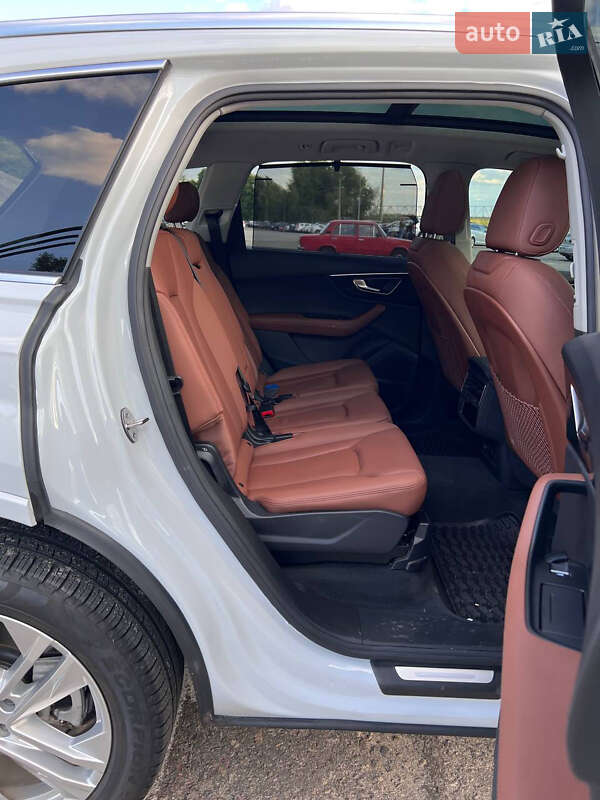 Audi Q7, фото з оголошення