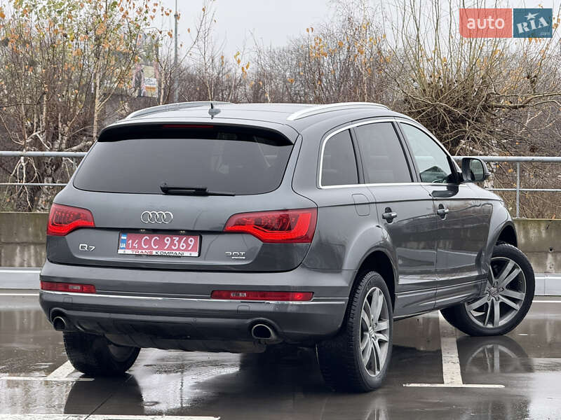 Позашляховик / Кросовер Audi Q7 2015 в Києві