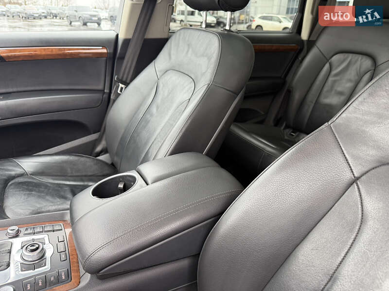 Позашляховик / Кросовер Audi Q7 2015 в Києві