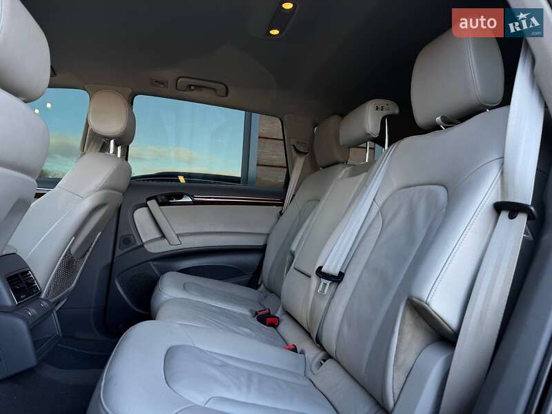 Позашляховик / Кросовер Audi Q7 2014 в Рівному