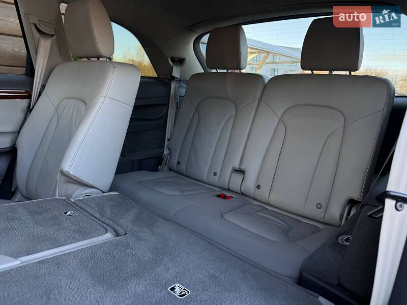 Позашляховик / Кросовер Audi Q7 2014 в Рівному