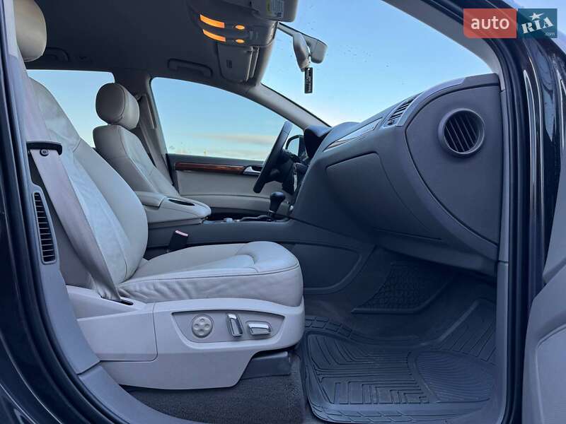 Позашляховик / Кросовер Audi Q7 2014 в Рівному