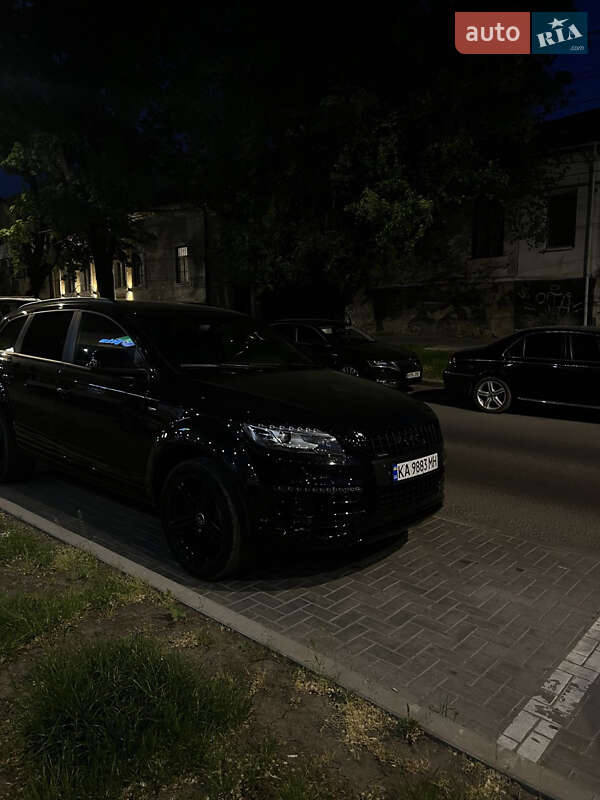 Позашляховик / Кросовер Audi Q7 2015 в Києві