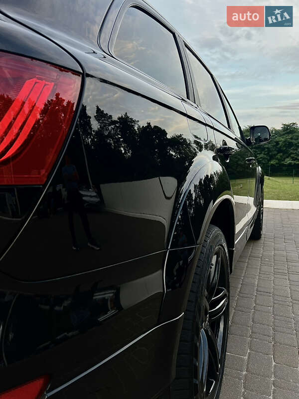 Позашляховик / Кросовер Audi Q7 2015 в Києві