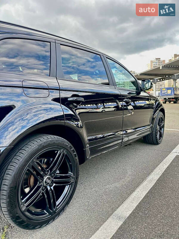 Позашляховик / Кросовер Audi Q7 2015 в Києві