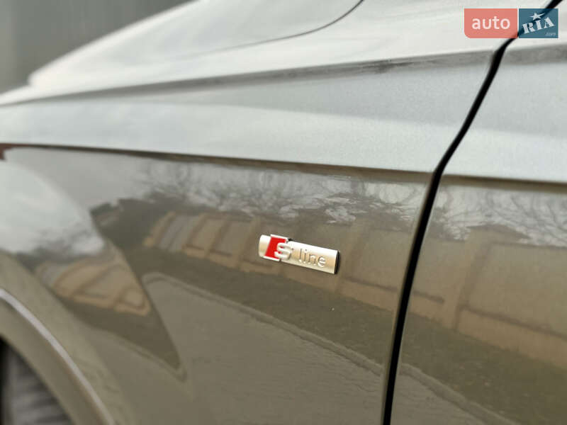 Внедорожник / Кроссовер Audi Q7 2015 в Ужгороде