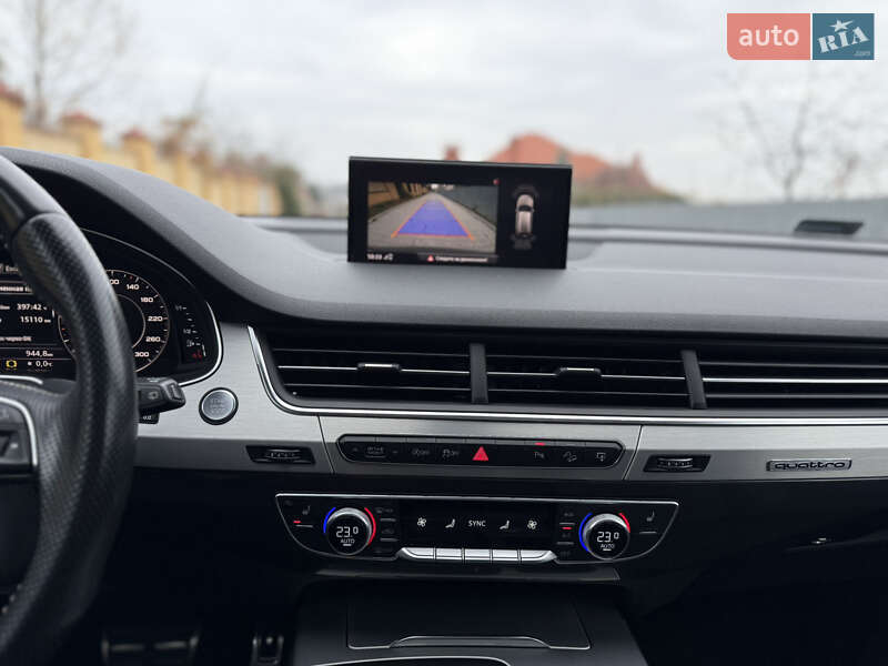 Внедорожник / Кроссовер Audi Q7 2015 в Ужгороде