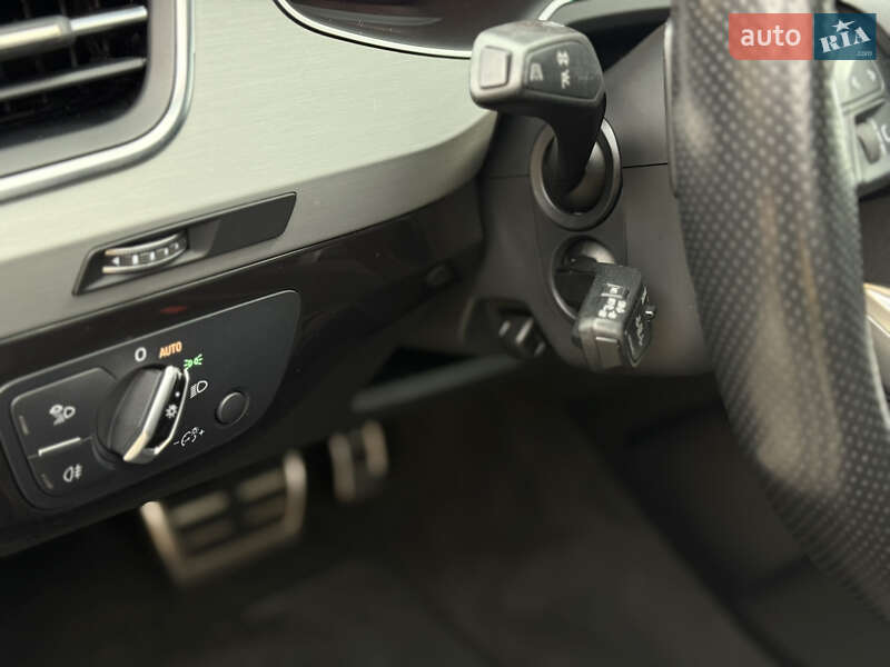 Внедорожник / Кроссовер Audi Q7 2015 в Ужгороде