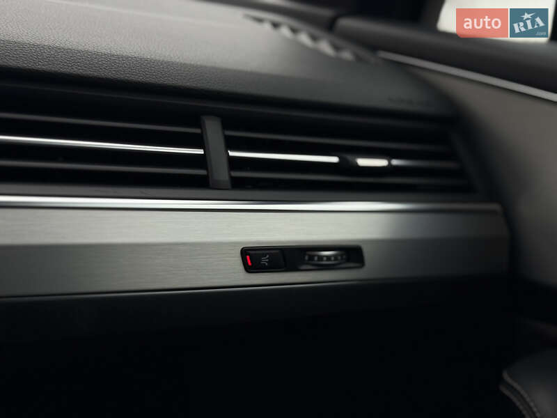 Внедорожник / Кроссовер Audi Q7 2015 в Ужгороде