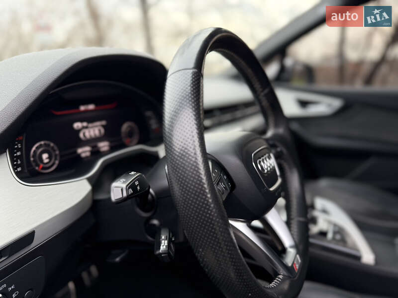 Позашляховик / Кросовер Audi Q7 2017 в Києві