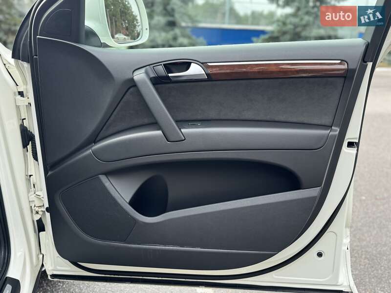 Внедорожник / Кроссовер Audi Q7 2009 в Киеве