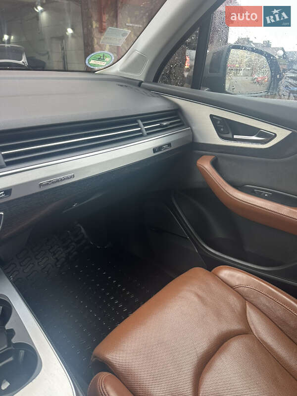 Внедорожник / Кроссовер Audi Q7 2016 в Тернополе