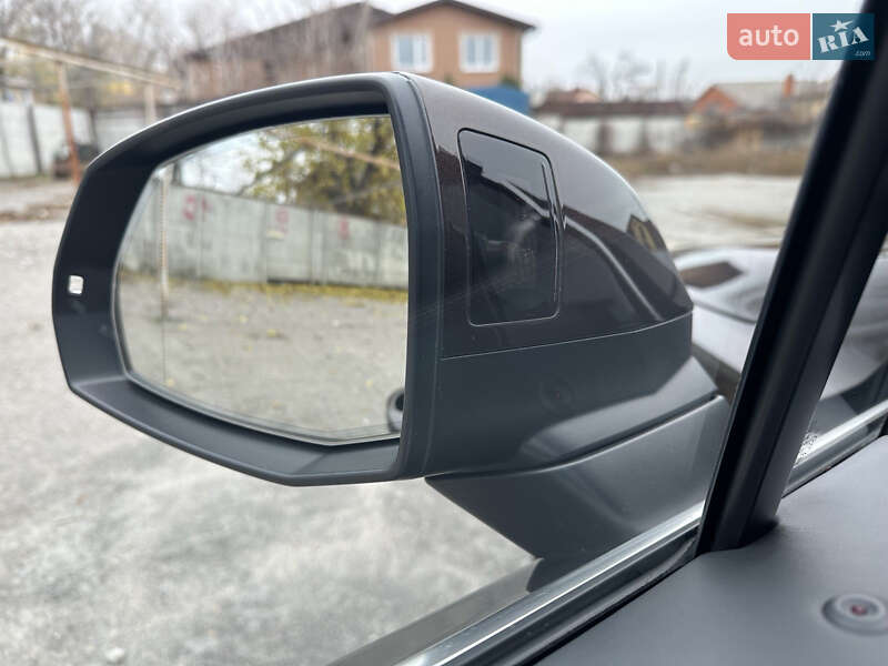 Позашляховик / Кросовер Audi Q7 2016 в Дніпрі