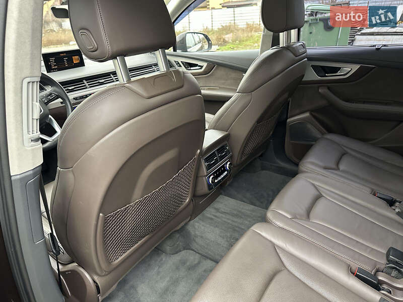 Позашляховик / Кросовер Audi Q7 2016 в Дніпрі