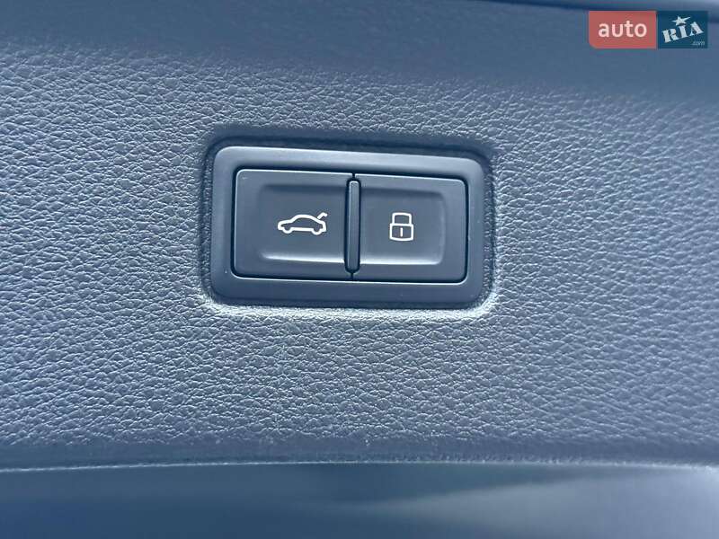 Внедорожник / Кроссовер Audi Q7 2016 в Ровно