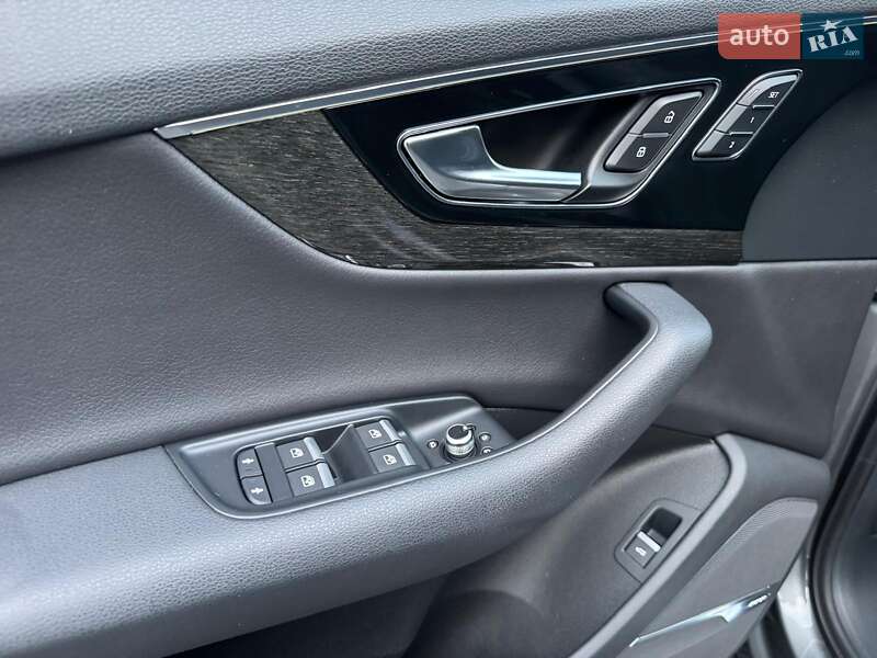 Внедорожник / Кроссовер Audi Q7 2016 в Ровно