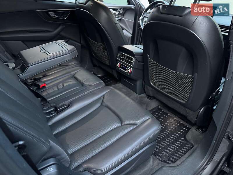 Внедорожник / Кроссовер Audi Q7 2016 в Ровно