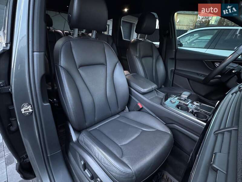 Внедорожник / Кроссовер Audi Q7 2016 в Ровно