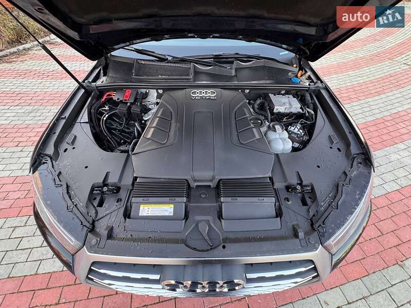 Внедорожник / Кроссовер Audi Q7 2017 в Запорожье