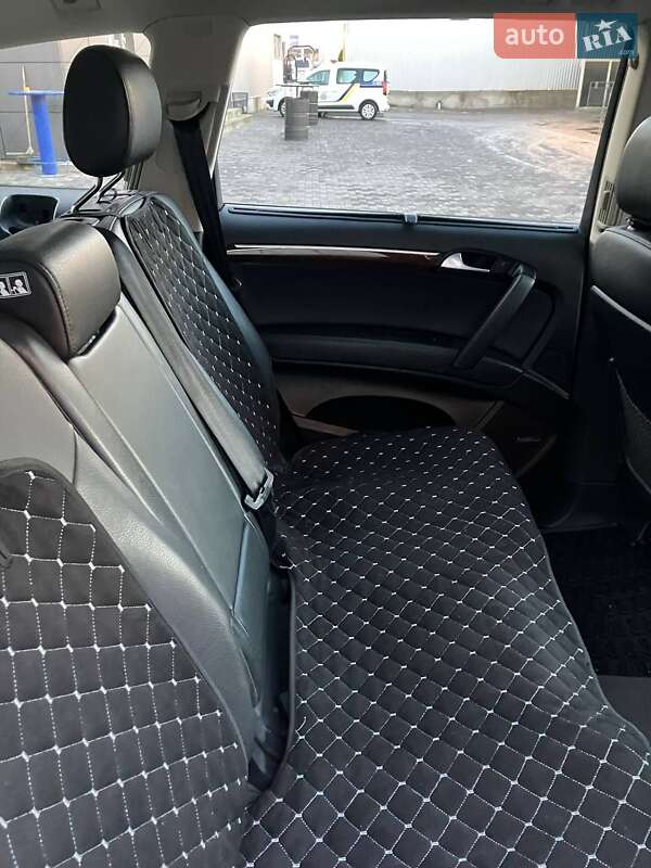 Позашляховик / Кросовер Audi Q7 2010 в Запоріжжі